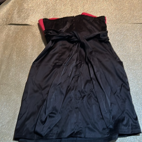 2000’s strapless dress - Picture 2 of 4